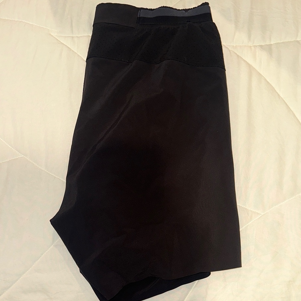 Men’s Lululemon Black Short